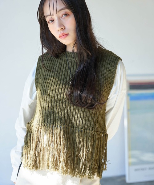 VIS(ビス)の「フリンジニットベスト(ベスト・レディース・ベージュ系その他/オフホワイト/カーキ・FREE)」の4枚目の写真