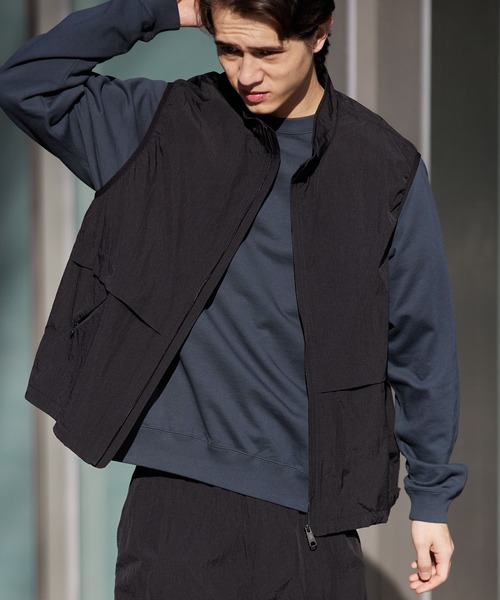 URBAN RESEARCH（アーバンリサーチ）の「『UR TECH』ナイロンベスト（ベスト・メンズ・ブラック/ブルー系その他・MEDIUM/LARGE）」の8枚目の写真