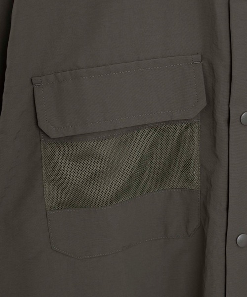 WEGO(ウィゴー)の「WEGO/ナイロンメッシュポケットシャツ(シャツ/ブラウス・メンズ・ブラック/カーキ・MEDIUM/LARGE)」の9枚目の写真