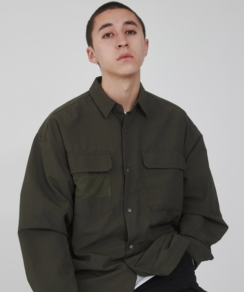 WEGO(ウィゴー)の「WEGO/ナイロンメッシュポケットシャツ(シャツ/ブラウス・メンズ・ブラック/カーキ・MEDIUM/LARGE)」の18枚目の写真