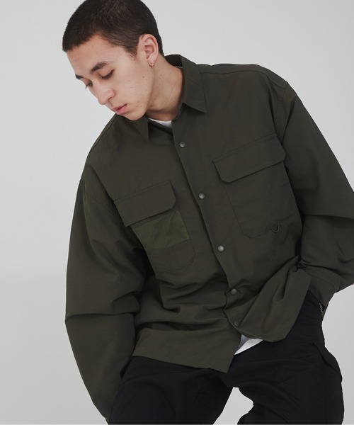 WEGO(ウィゴー)の「WEGO/ナイロンメッシュポケットシャツ(シャツ/ブラウス・メンズ・ブラック/カーキ・MEDIUM/LARGE)」の19枚目の写真