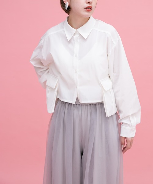 KBF（ケイビーエフ）の「サイドBIGポケットクロップドシャツ（シャツ/ブラウス・レディース・ブルー/オフホワイト/ベージュ系その他・ONE）」の6枚目の写真