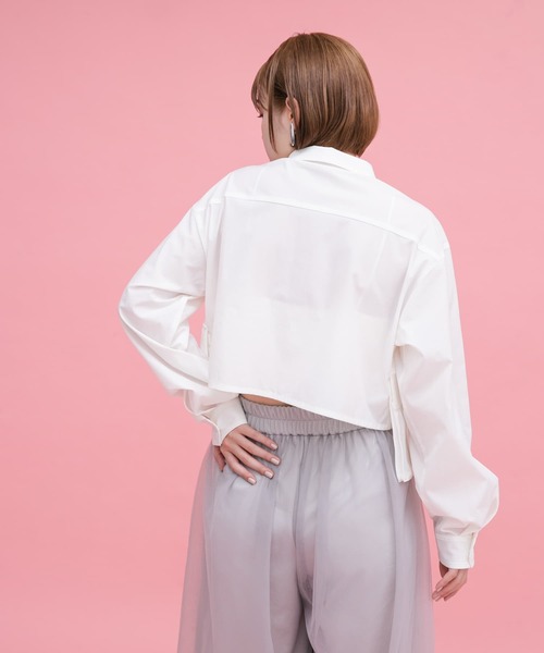 KBF（ケイビーエフ）の「サイドBIGポケットクロップドシャツ（シャツ/ブラウス・レディース・ブルー/オフホワイト/ベージュ系その他・ONE）」の8枚目の写真