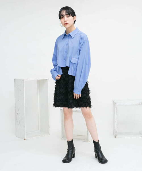 KBF（ケイビーエフ）の「サイドBIGポケットクロップドシャツ（シャツ/ブラウス・レディース・ブルー/オフホワイト/ベージュ系その他・ONE）」の21枚目の写真