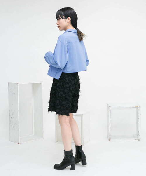 KBF（ケイビーエフ）の「サイドBIGポケットクロップドシャツ（シャツ/ブラウス・レディース・ブルー/オフホワイト/ベージュ系その他・ONE）」の22枚目の写真