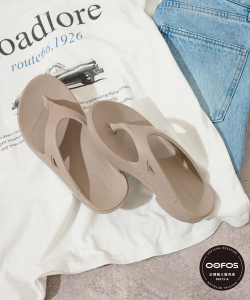 OOFOS(ウーフォス)の「《追加》【OOFOS/ウーフォス】OOriginal:サンダル(サンダル・レディース・チャコールグレー/ブラック/ベージュ・22cm/23cm/24cm/25cm)」の3枚目の写真