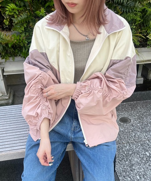 DOUBLE NAME（ダブルネーム）の「配色袖ドロストブルゾン（ブルゾン・レディース・グリーン系/ベージュ系/ピンク・FREE）」の21枚目の写真