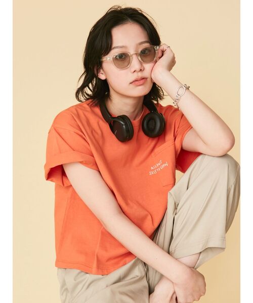 Ungrid(アングリッド)の「【WEB限定】ポイントエンブロリダリーTee(Tシャツ/カットソー・レディース・チャコールグレー/オフホワイト/オレンジ/ブルー・FREE)」の4枚目の写真