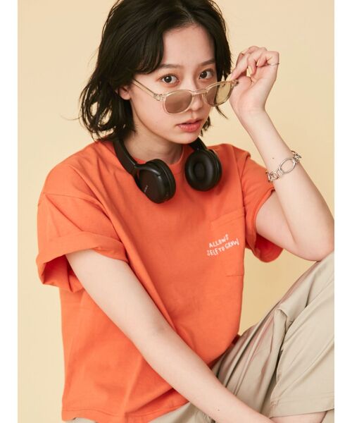 Ungrid(アングリッド)の「【WEB限定】ポイントエンブロリダリーTee(Tシャツ/カットソー・レディース・チャコールグレー/オフホワイト/オレンジ/ブルー・FREE)」の21枚目の写真