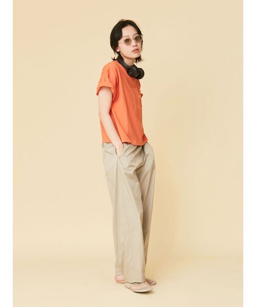 Ungrid(アングリッド)の「【WEB限定】ポイントエンブロリダリーTee(Tシャツ/カットソー・レディース・チャコールグレー/オフホワイト/オレンジ/ブルー・FREE)」の16枚目の写真