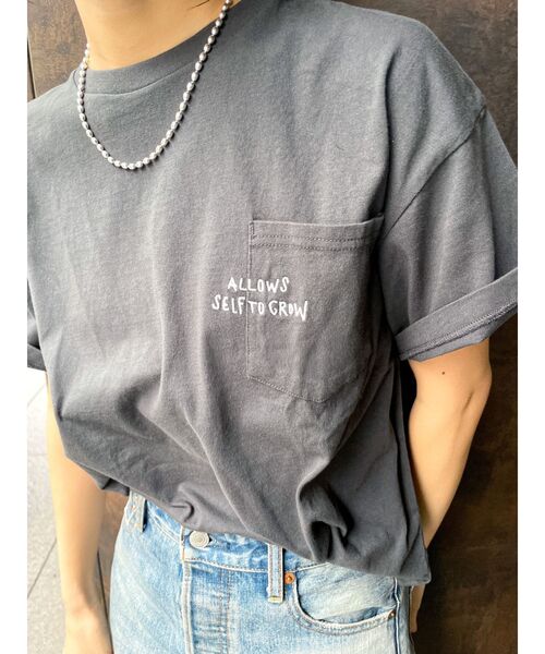 Ungrid(アングリッド)の「【WEB限定】ポイントエンブロリダリーTee(Tシャツ/カットソー・レディース・チャコールグレー/オフホワイト/オレンジ/ブルー・FREE)」の13枚目の写真