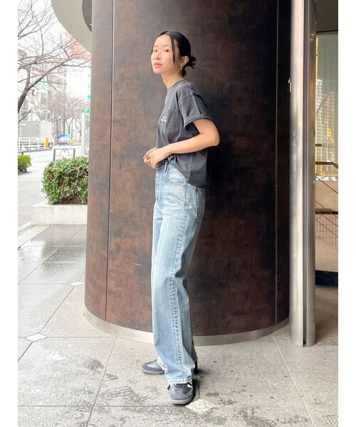 Ungrid(アングリッド)の「【WEB限定】ポイントエンブロリダリーTee(Tシャツ/カットソー・レディース・チャコールグレー/オフホワイト/オレンジ/ブルー・FREE)」の10枚目の写真
