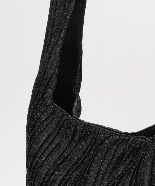 LEPSIM(レプシィム)の「ラメプリーツワンショルダー 110683(ショルダーバッグ・レディース・ブラック/ゴールド/シルバー・ONE SIZE)」の10枚目の写真