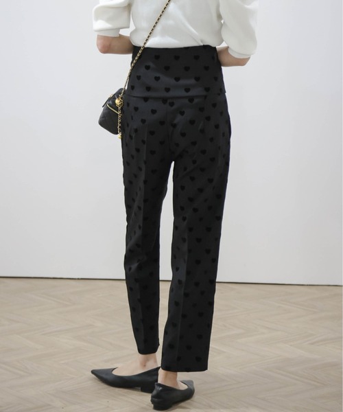 AMELY(エミリー)の「フロッキードットハイウエストパンツ(スラックス・レディース・ドット/ブラック系その他・M/L)」の20枚目の写真