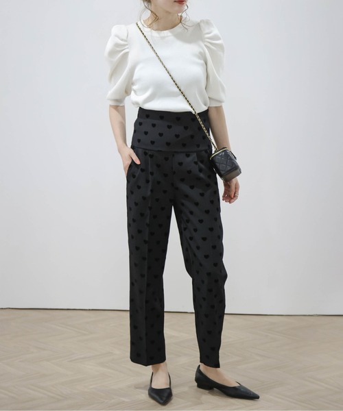 AMELY(エミリー)の「フロッキードットハイウエストパンツ(スラックス・レディース・ドット/ブラック系その他・M/L)」の4枚目の写真