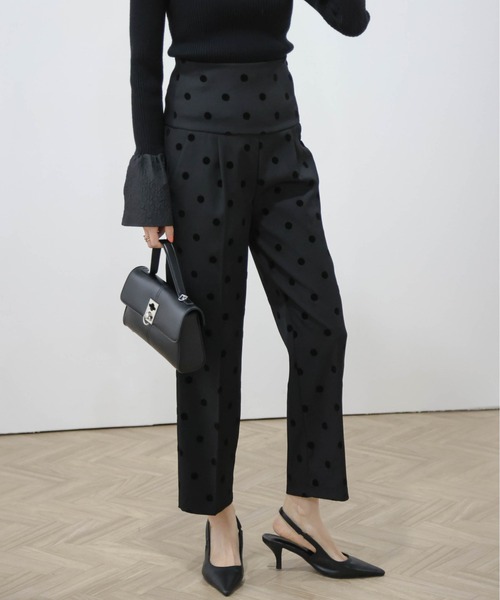 AMELY(エミリー)の「フロッキードットハイウエストパンツ(スラックス・レディース・ドット/ブラック系その他・M/L)」の21枚目の写真