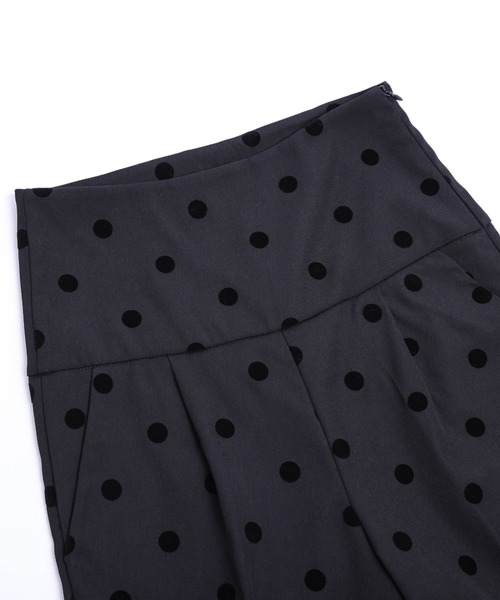 AMELY(エミリー)の「フロッキードットハイウエストパンツ(スラックス・レディース・ドット/ブラック系その他・M/L)」の15枚目の写真