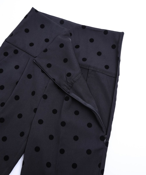 AMELY(エミリー)の「フロッキードットハイウエストパンツ(スラックス・レディース・ドット/ブラック系その他・M/L)」の19枚目の写真