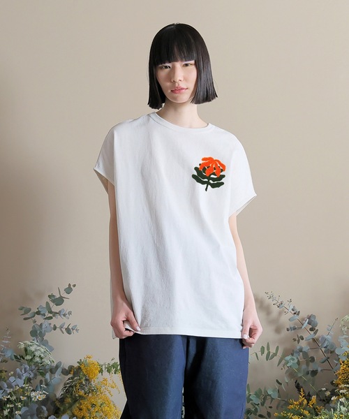 BEDSIDEDRAMA(ベットサイドドラマ)の「Seed Relax Tee(Tシャツ/カットソー・レディース・ホワイト系3/ホワイト系5/ブラック系2/ブラック系4/ホワイト系1/ホワイト系2/ブラック系5/ホワイト系4/ブラック系1/ブラック系3・1)」の2枚目の写真