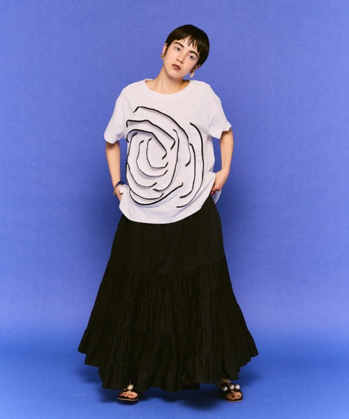 manana suerte(マニャーナスエルテ)の「パイピングローズTシャツ(Tシャツ/カットソー・レディース・ホワイト/ブラック・FREE)」の8枚目の写真