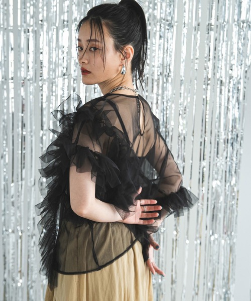 bohmal（ボマール）の「アシンメトリーチュールレーストップス（T