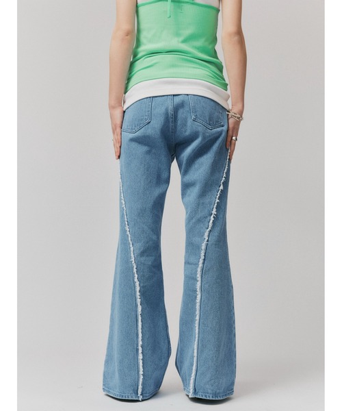 led.tokyo（レッドトウキョウ）の「【led.tokyo】フリンジカットフレアデニムパンツ（デニムパンツ・レディース・ブルー/ホワイト・1/2）」の7枚目の写真