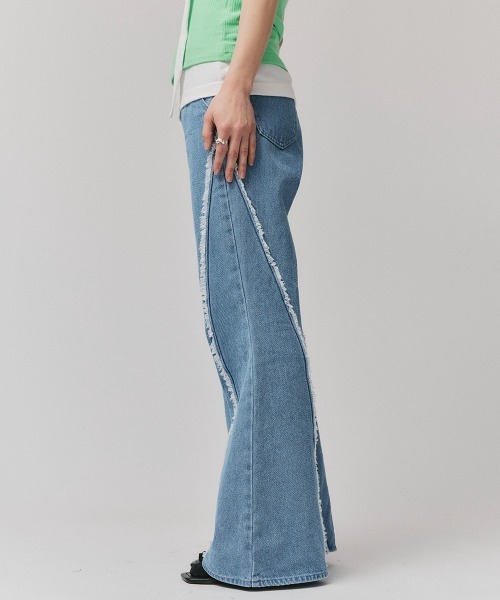 led.tokyo（レッドトウキョウ）の「【led.tokyo】フリンジカットフレアデニムパンツ（デニムパンツ・レディース・ブルー/ホワイト・1/2）」の17枚目の写真