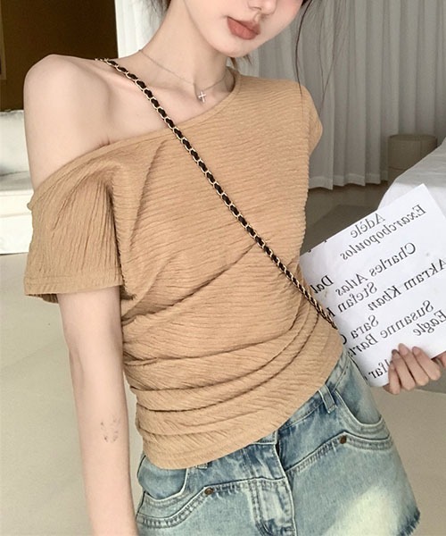 gossip！ロサンゼルス（ゴシップロサンゼルス）の「オフショルダー　Ｔシャツ（Tシャツ/カットソー・レディース・カーキ/ホワイト・FREE）」の3枚目の写真