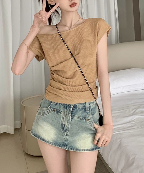 gossip！ロサンゼルス（ゴシップロサンゼルス）の「オフショルダー　Ｔシャツ（Tシャツ/カットソー・レディース・カーキ/ホワイト・FREE）」の11枚目の写真