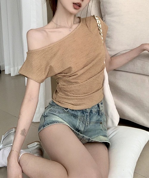 gossip！ロサンゼルス（ゴシップロサンゼルス）の「オフショルダー　Ｔシャツ（Tシャツ/カットソー・レディース・カーキ/ホワイト・FREE）」の9枚目の写真