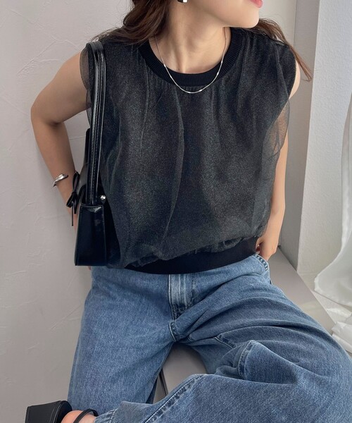 fredy emue(フレディエミュ)の「レイヤードニットノースリーブ(タンクトップ・レディース・オフホワイト/ベージュ/ブラック・38)」の2枚目の写真