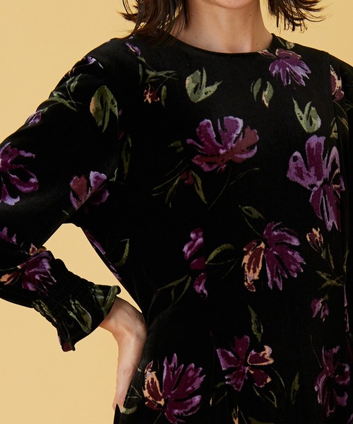 BELLUNA PLUS(ベルーナ)の「花柄プリントベロアワンピース(ワンピース・レディース・ブラック系・X-LARGE/LARGE/MEDIUM)」の10枚目の写真