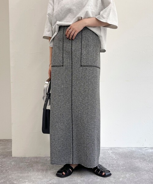 fredy emue（フレディエミュ）の「ラメ裏毛タイトスカート（スカート・レディース・ライトグレー/チャコールグレー・36/38）」の2枚目の写真