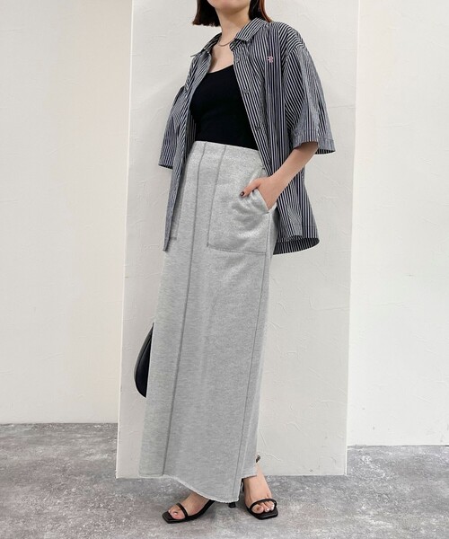 fredy emue（フレディエミュ）の「ラメ裏毛タイトスカート（スカート・レディース・ライトグレー/チャコールグレー・36/38）」の22枚目の写真