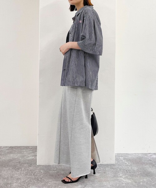 fredy emue（フレディエミュ）の「ラメ裏毛タイトスカート（スカート・レディース・ライトグレー/チャコールグレー・36/38）」の21枚目の写真