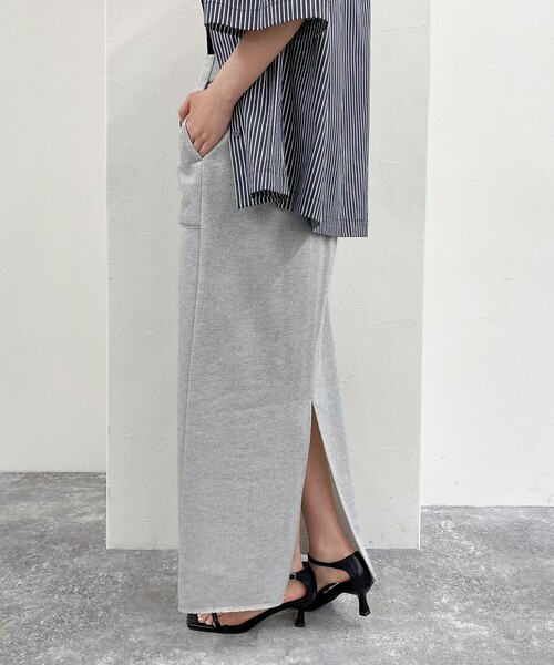 fredy emue（フレディエミュ）の「ラメ裏毛タイトスカート（スカート・レディース・ライトグレー/チャコールグレー・36/38）」の14枚目の写真