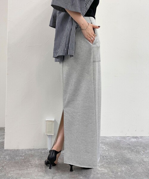 fredy emue（フレディエミュ）の「ラメ裏毛タイトスカート（スカート・レディース・ライトグレー/チャコールグレー・36/38）」の12枚目の写真