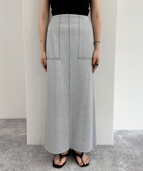 fredy emue（フレディエミュ）の「ラメ裏毛タイトスカート（スカート・レディース・ライトグレー/チャコールグレー・36/38）」の11枚目の写真