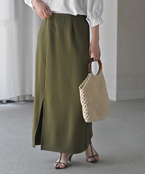 HUG.U（ハグユー）の「ストレッチナロースカート（スカート・レディース・ロイヤルブルー/ダークブラウン/レッド/ライム/ブラック/カーキ/アイボリー/グレイッシュベージュ/ダークグリーン/グレー・FREE）」の7枚目の写真