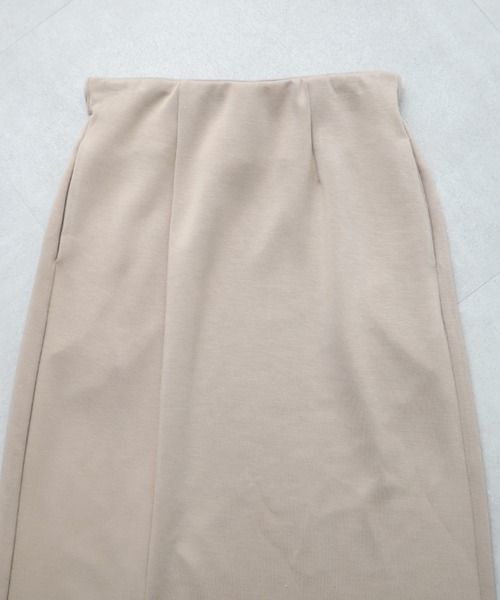 HUG.U（ハグユー）の「ストレッチナロースカート（スカート・レディース・ロイヤルブルー/ダークブラウン/レッド/ライム/ブラック/カーキ/アイボリー/グレイッシュベージュ/ダークグリーン/グレー・FREE）」の20枚目の写真