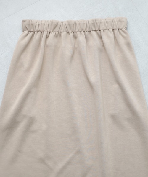 HUG.U（ハグユー）の「ストレッチナロースカート（スカート・レディース・ロイヤルブルー/ダークブラウン/レッド/ライム/ブラック/カーキ/アイボリー/グレイッシュベージュ/ダークグリーン/グレー・FREE）」の21枚目の写真