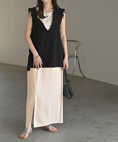 HUG.U（ハグユー）の「ストレッチナロースカート（スカート・レディース・ロイヤルブルー/ダークブラウン/レッド/ライム/ブラック/カーキ/アイボリー/グレイッシュベージュ/ダークグリーン/グレー・FREE）」の22枚目の写真