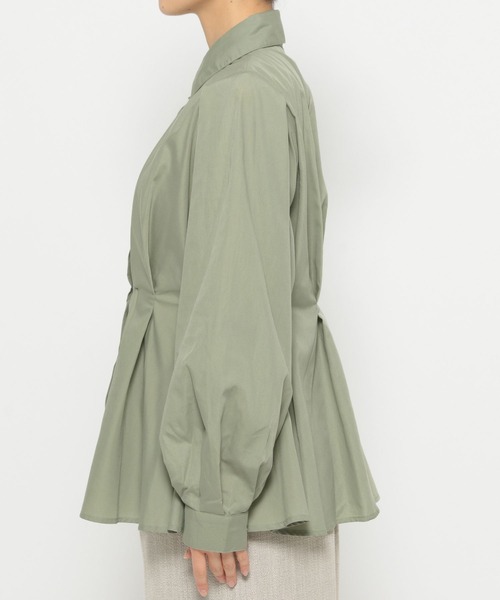 mysty woman（ミスティウーマン）の「ボリュームウエストタックシャツ 144241（シャツ/ブラウス・レディース・ブラック/ライトカーキ/オフホワイト・FREE）」の7枚目の写真