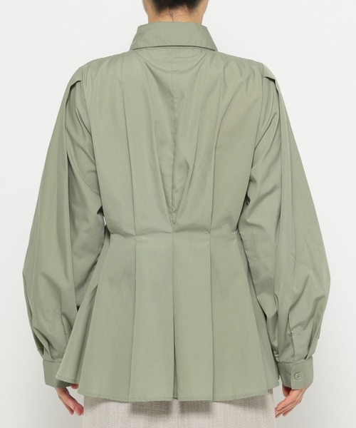 mysty woman（ミスティウーマン）の「ボリュームウエストタックシャツ 144241（シャツ/ブラウス・レディース・ブラック/ライトカーキ/オフホワイト・FREE）」の6枚目の写真