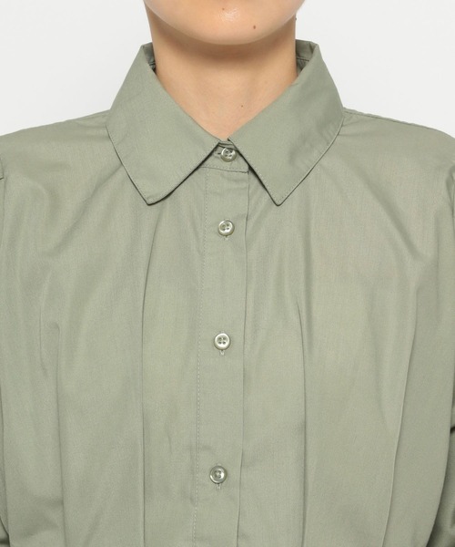 mysty woman（ミスティウーマン）の「ボリュームウエストタックシャツ 144241（シャツ/ブラウス・レディース・ブラック/ライトカーキ/オフホワイト・FREE）」の5枚目の写真