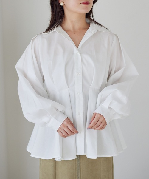 mysty woman（ミスティウーマン）の「ボリュームウエストタックシャツ 144241（シャツ/ブラウス・レディース・ブラック/ライトカーキ/オフホワイト・FREE）」の21枚目の写真