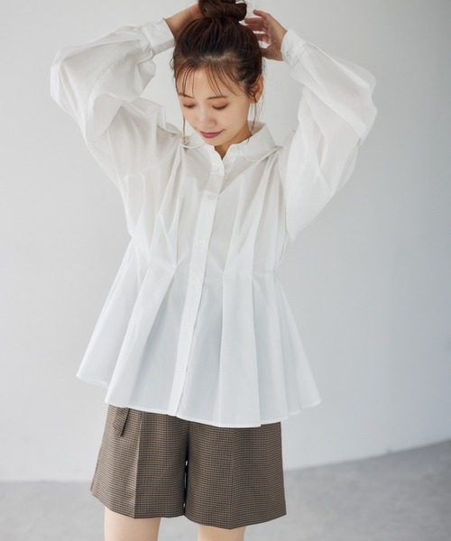 mysty woman（ミスティウーマン）の「ボリュームウエストタックシャツ 144241（シャツ/ブラウス・レディース・ブラック/ライトカーキ/オフホワイト・FREE）」の20枚目の写真