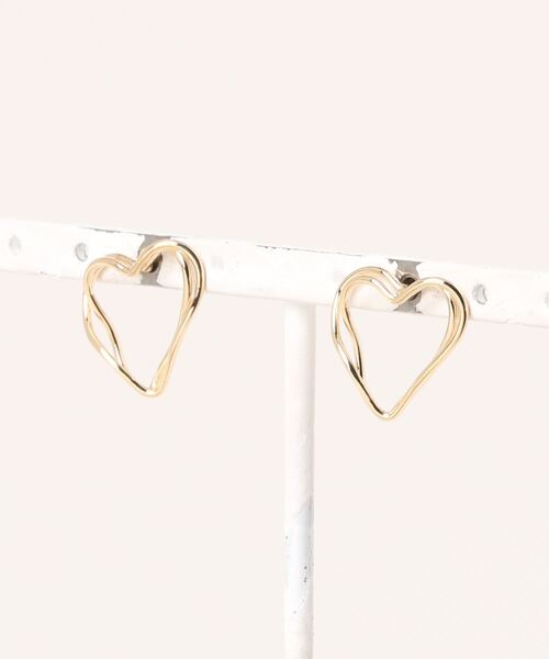 natural couture（ナチュラルクチュール）の「ハートモチーフピアス（ピアス（両耳用）・レディース・シルバー/ゴールド・FREE）」の2枚目の写真