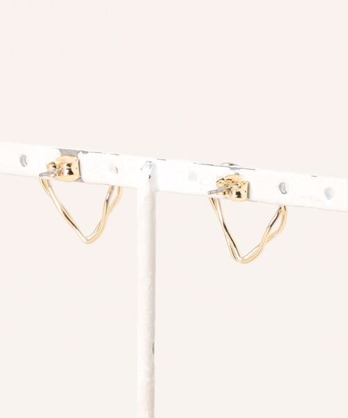 natural couture（ナチュラルクチュール）の「ハートモチーフピアス（ピアス（両耳用）・レディース・シルバー/ゴールド・FREE）」の3枚目の写真