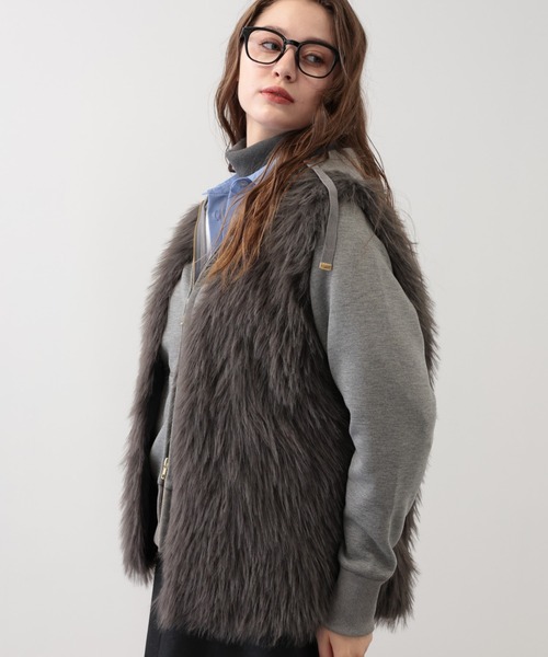 saloon(サルーン)の「SALOON(サルーン)/ロングフォックスライクベスト ノースリーブ(ベスト・レディース・チャコール/ベージュ/アイボリー・FREE)」の2枚目の写真